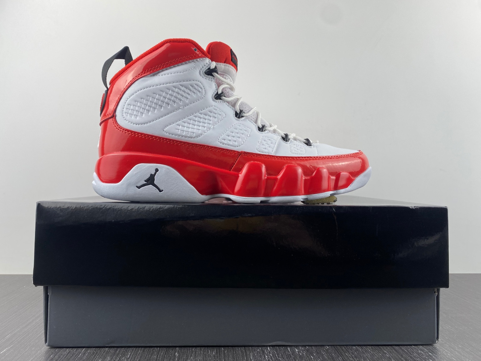 air jordan 9 white gym red red black 302370-160l