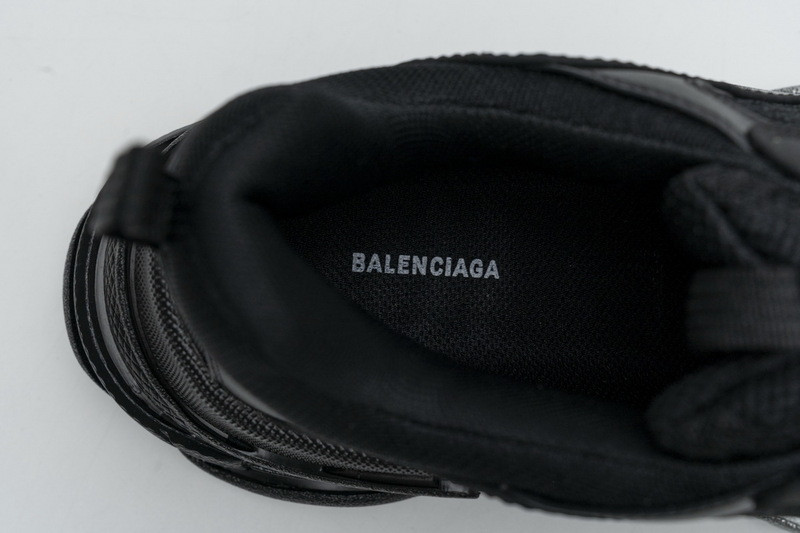 Ba*len*cia*ga triple s