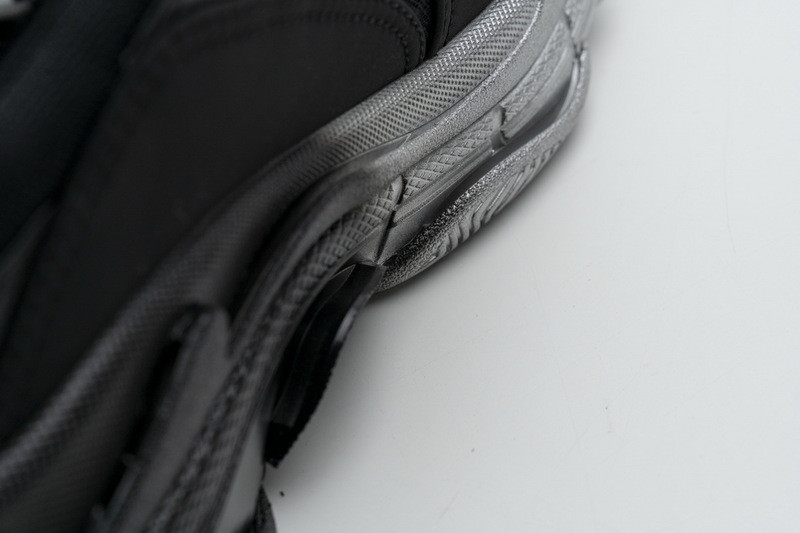 Ba*len*cia*ga triple s