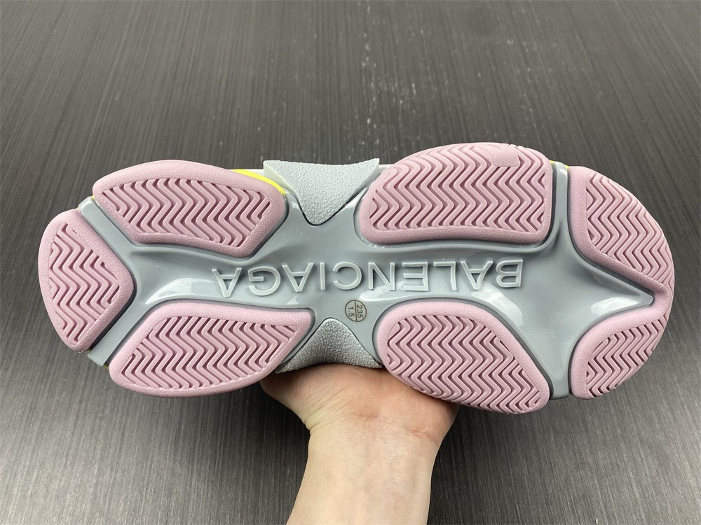 Ba*len*cia*ga triple s