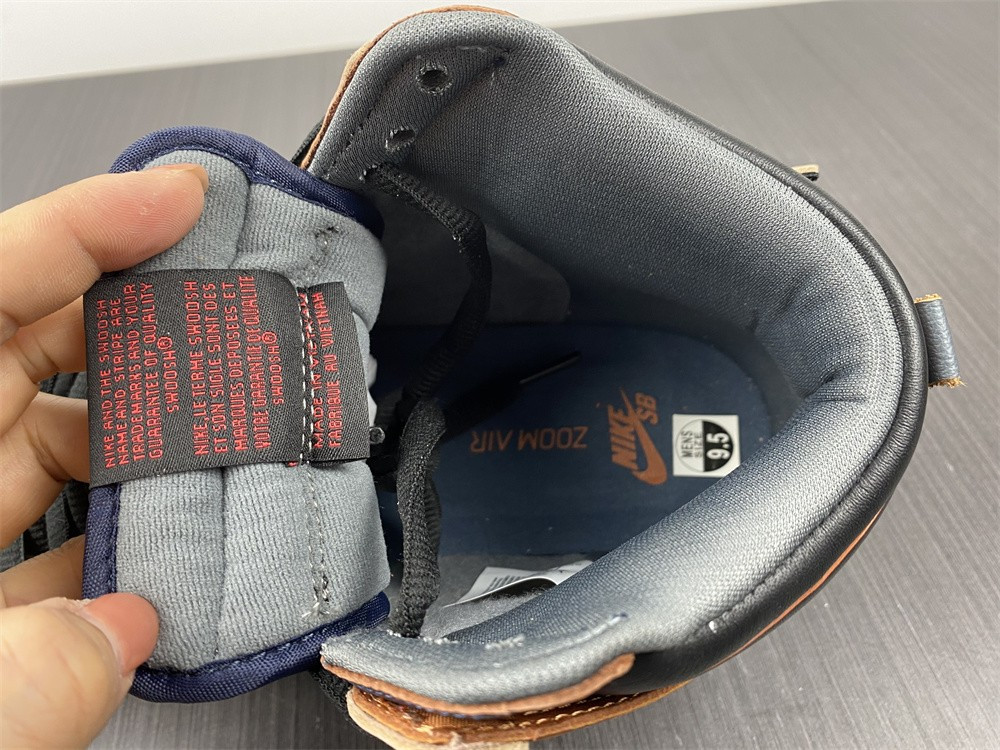 gundam x nike sb dunk high "banshee" dh7717-400