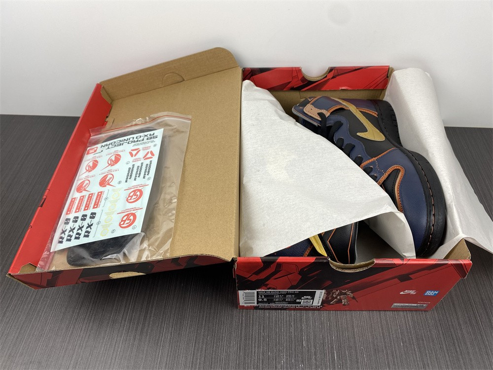 gundam x nike sb dunk high "banshee" dh7717-400