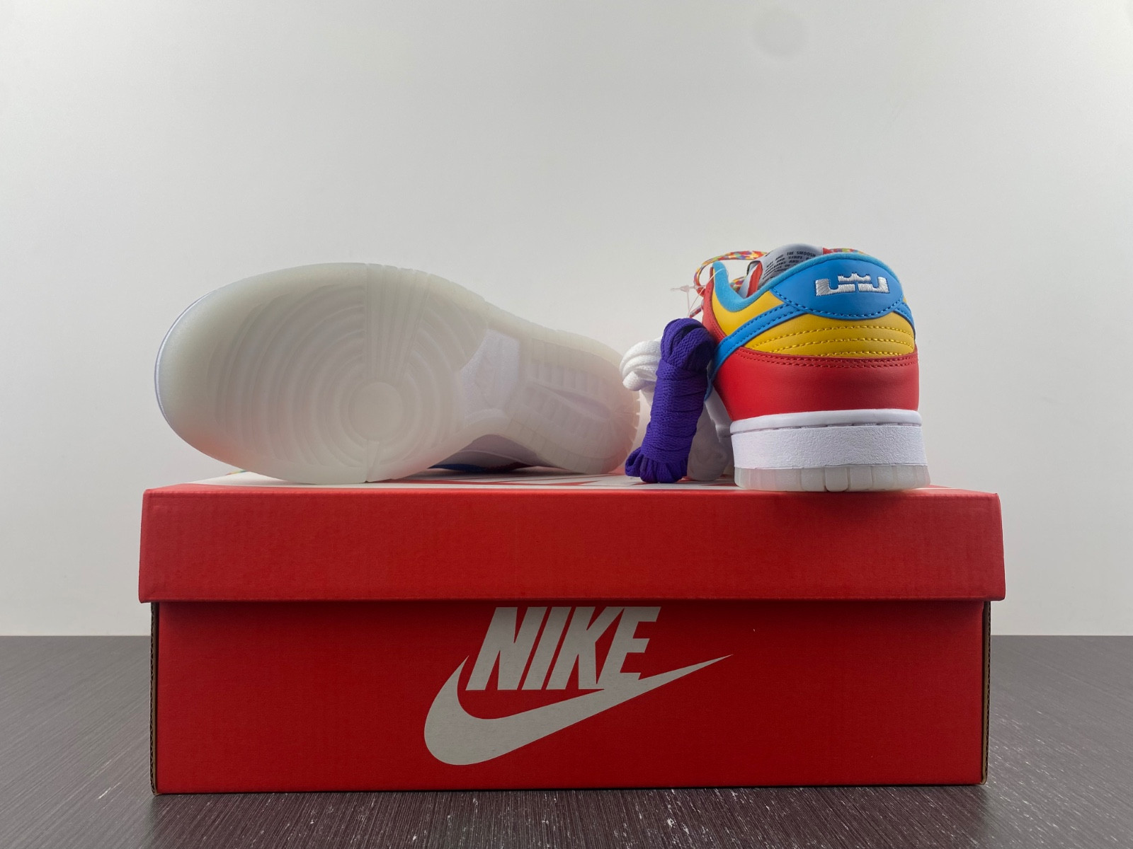 nike dunk low qs lebron james fruity pebbles dh8009-600