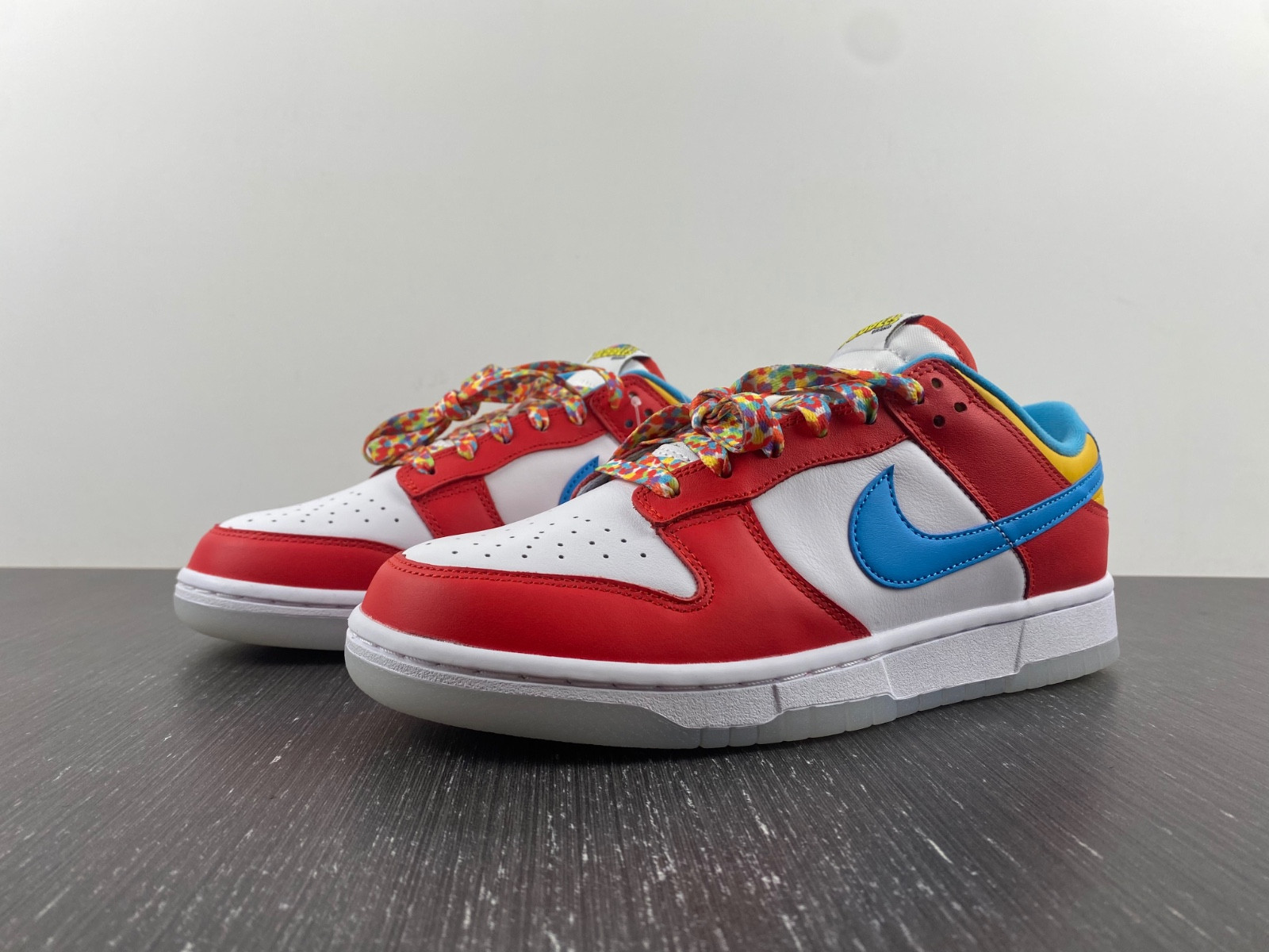 nike dunk low qs lebron james fruity pebbles dh8009-600