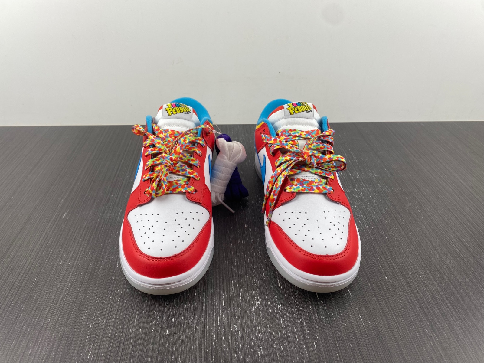 nike dunk low qs lebron james fruity pebbles dh8009-600