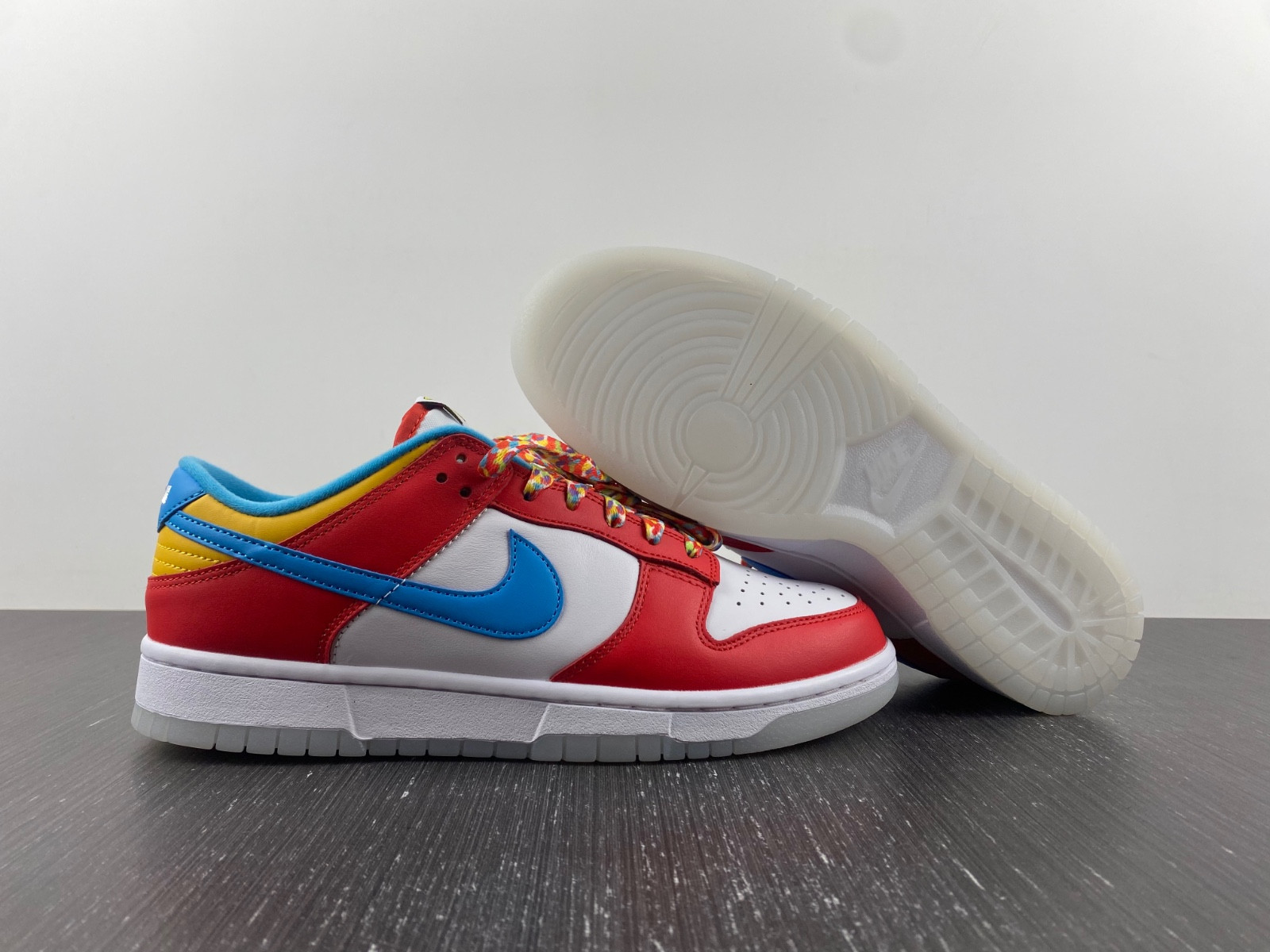 nike dunk low qs lebron james fruity pebbles dh8009-600