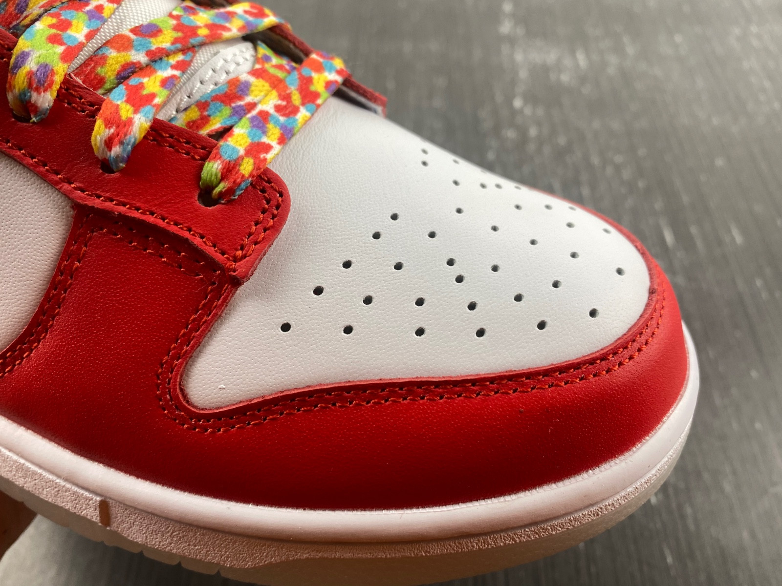 nike dunk low qs lebron james fruity pebbles dh8009-600