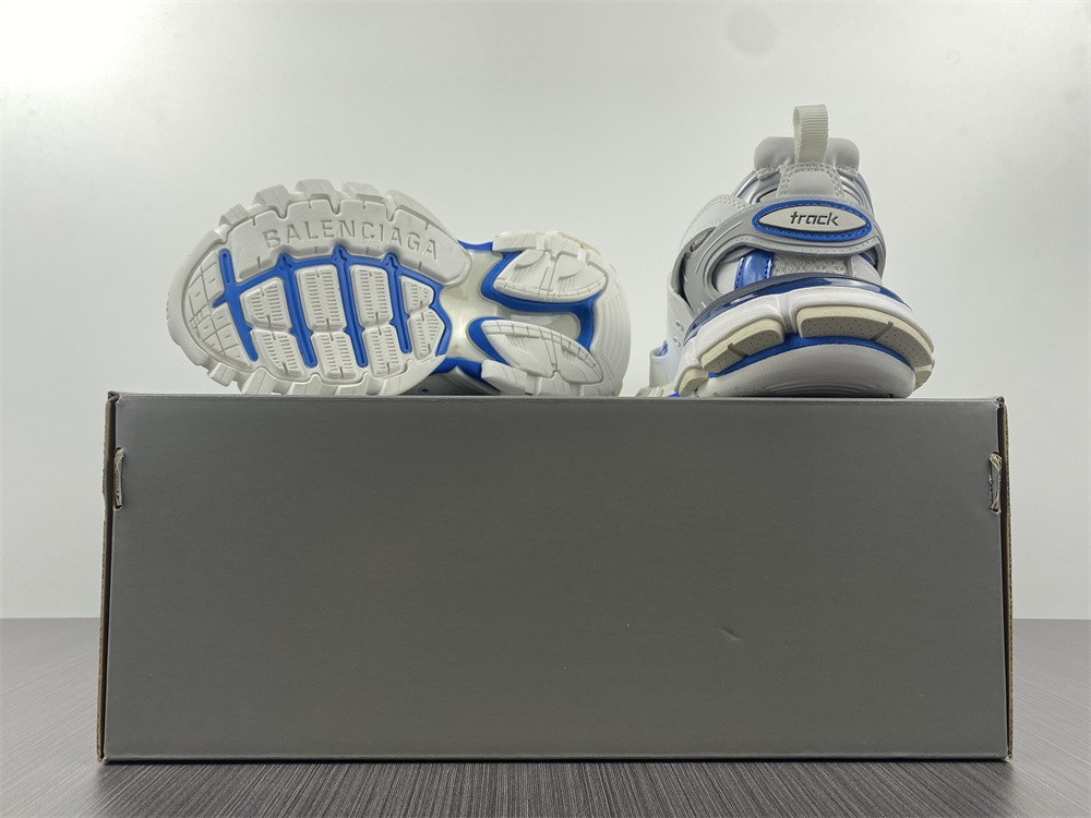 Ba*len*cia*ga trainers track 3.0
