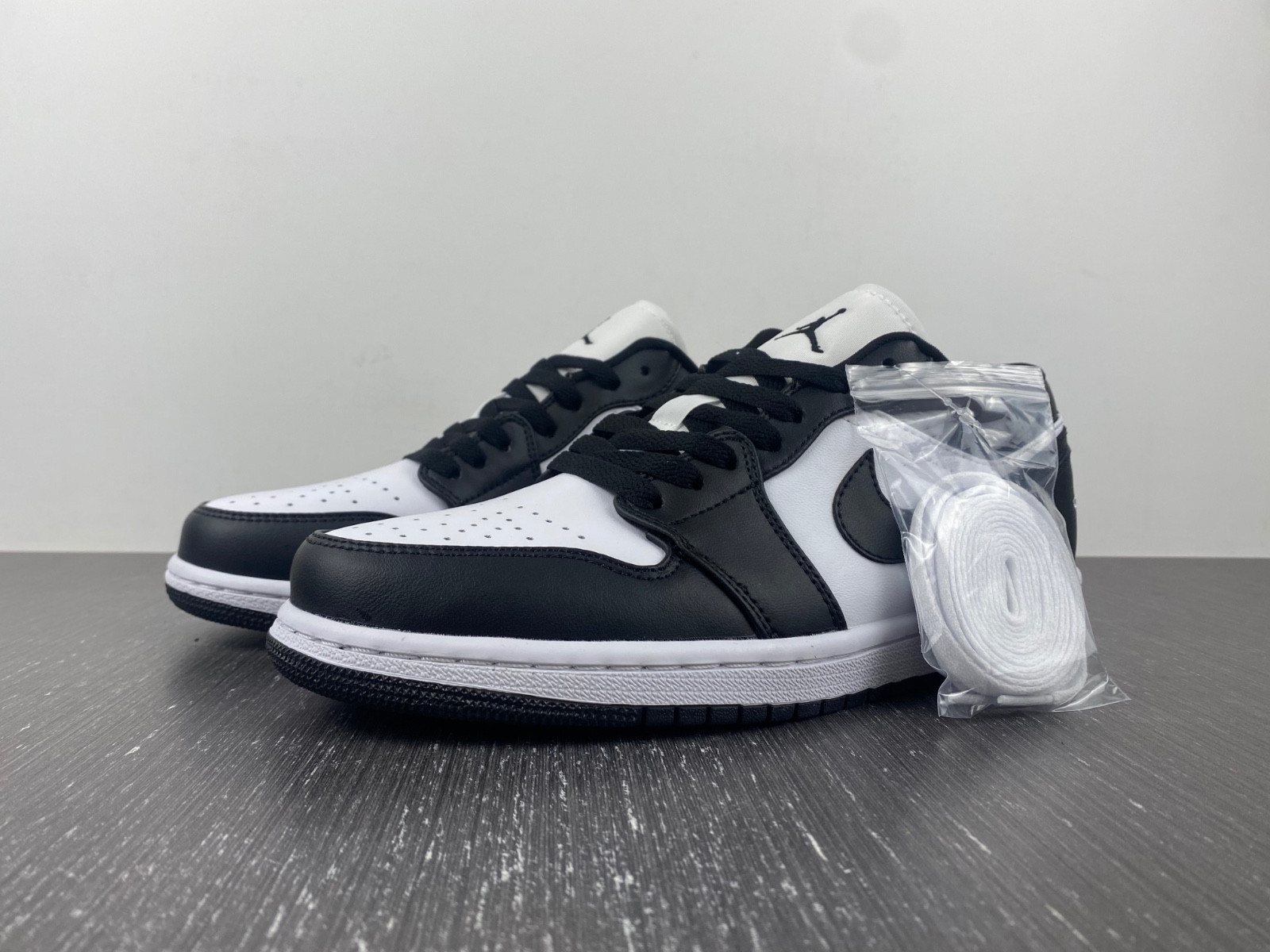 air jordan 1 low black white dc0774-101