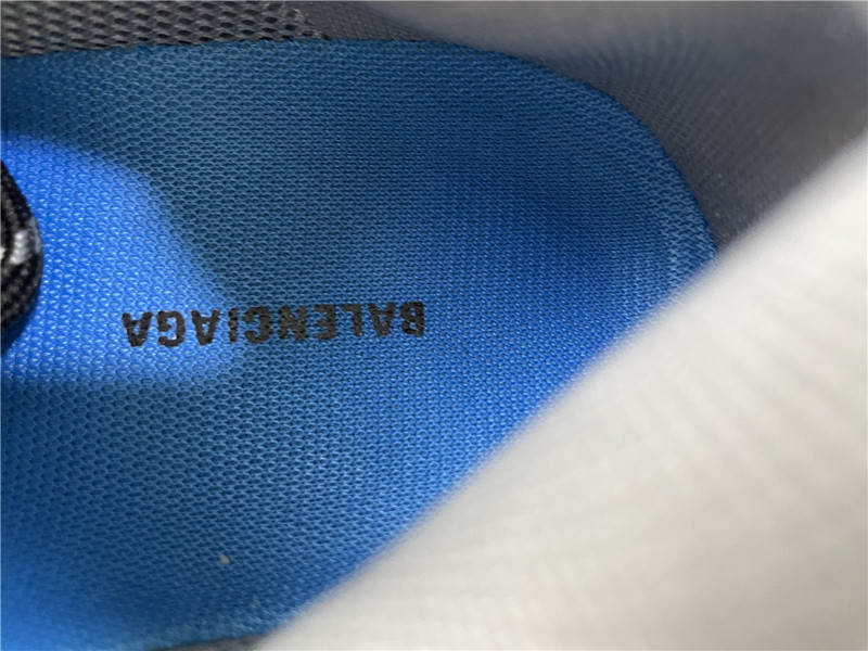 Ba*len*cia*ga triple s