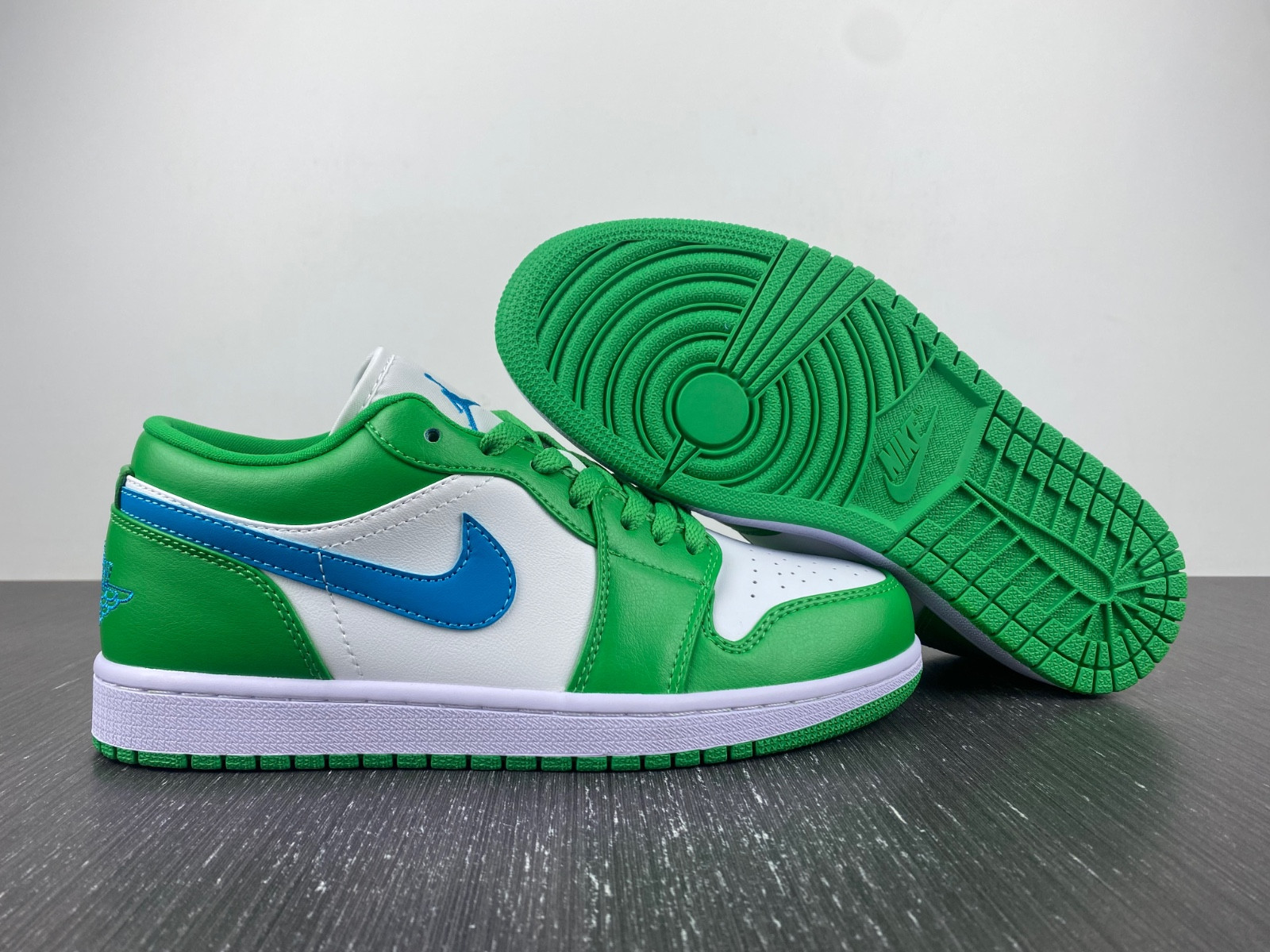 air jordan 1 low "lucky green/aquatone" dc0774-304