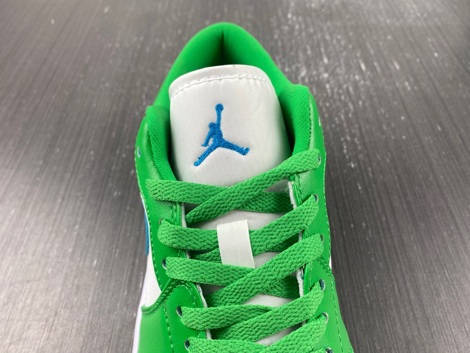 air jordan 1 low "lucky green/aquatone" dc0774-304