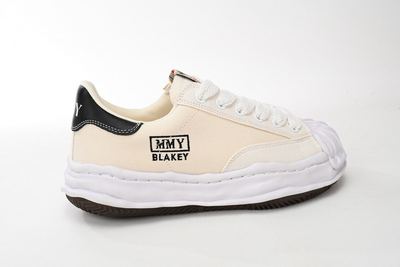 mmy sneaker 0031