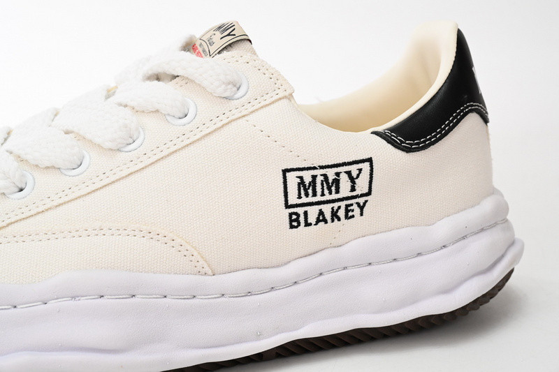 mmy sneaker 0031