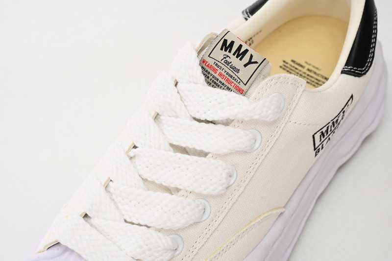 mmy sneaker 0031