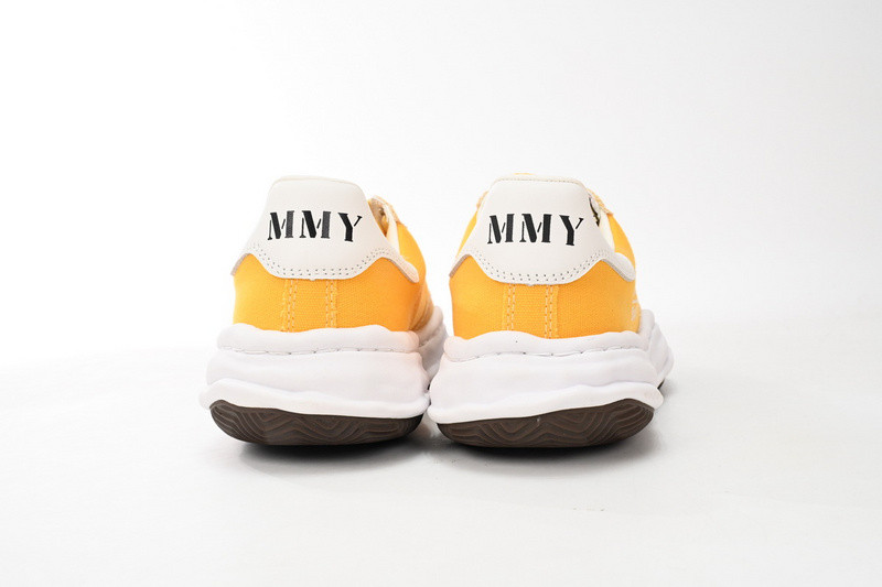 mmy sneaker 0033