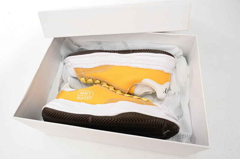 mmy sneaker 0033