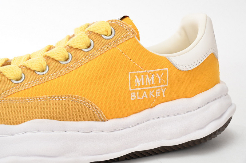 mmy sneaker 0033
