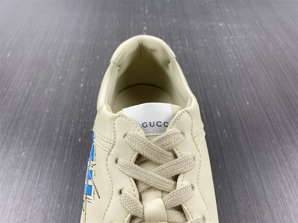 G*u*i sneaker pink with duck