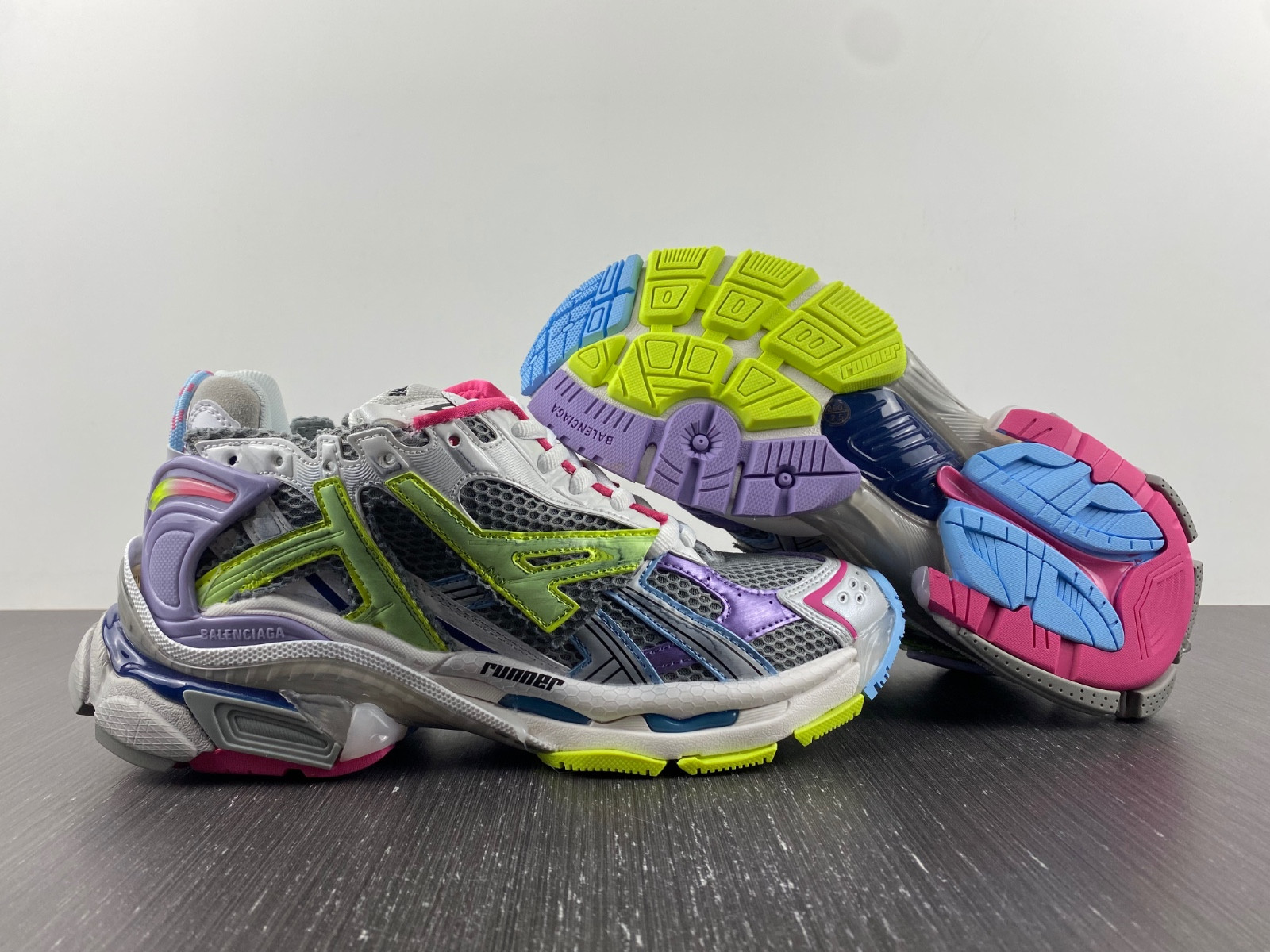 Ba*len*cia*ga runner sneaker