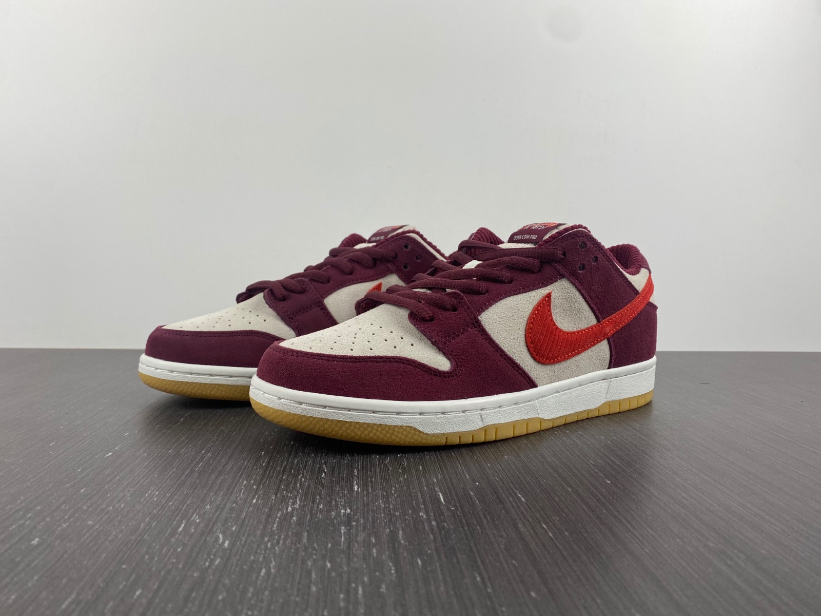 nike sb dunk low "skate like a girl dx4589-600