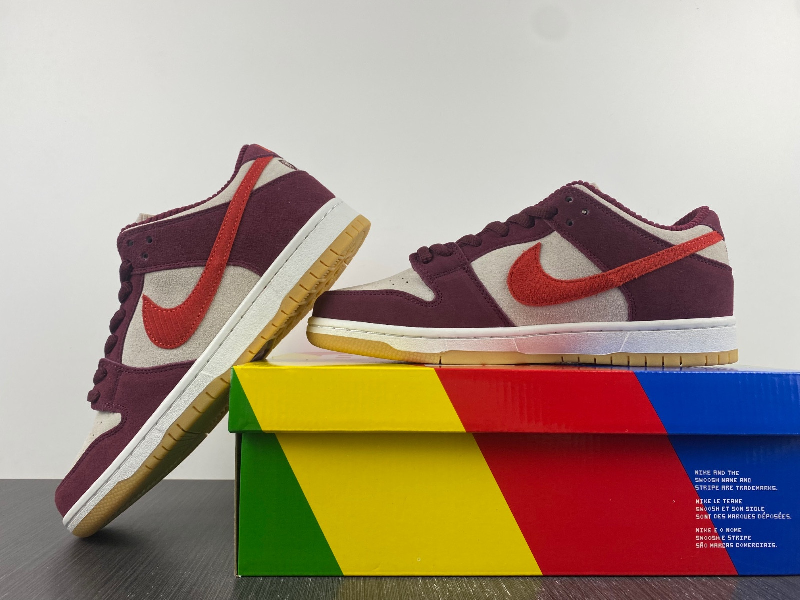 nike sb dunk low "skate like a girl dx4589-600