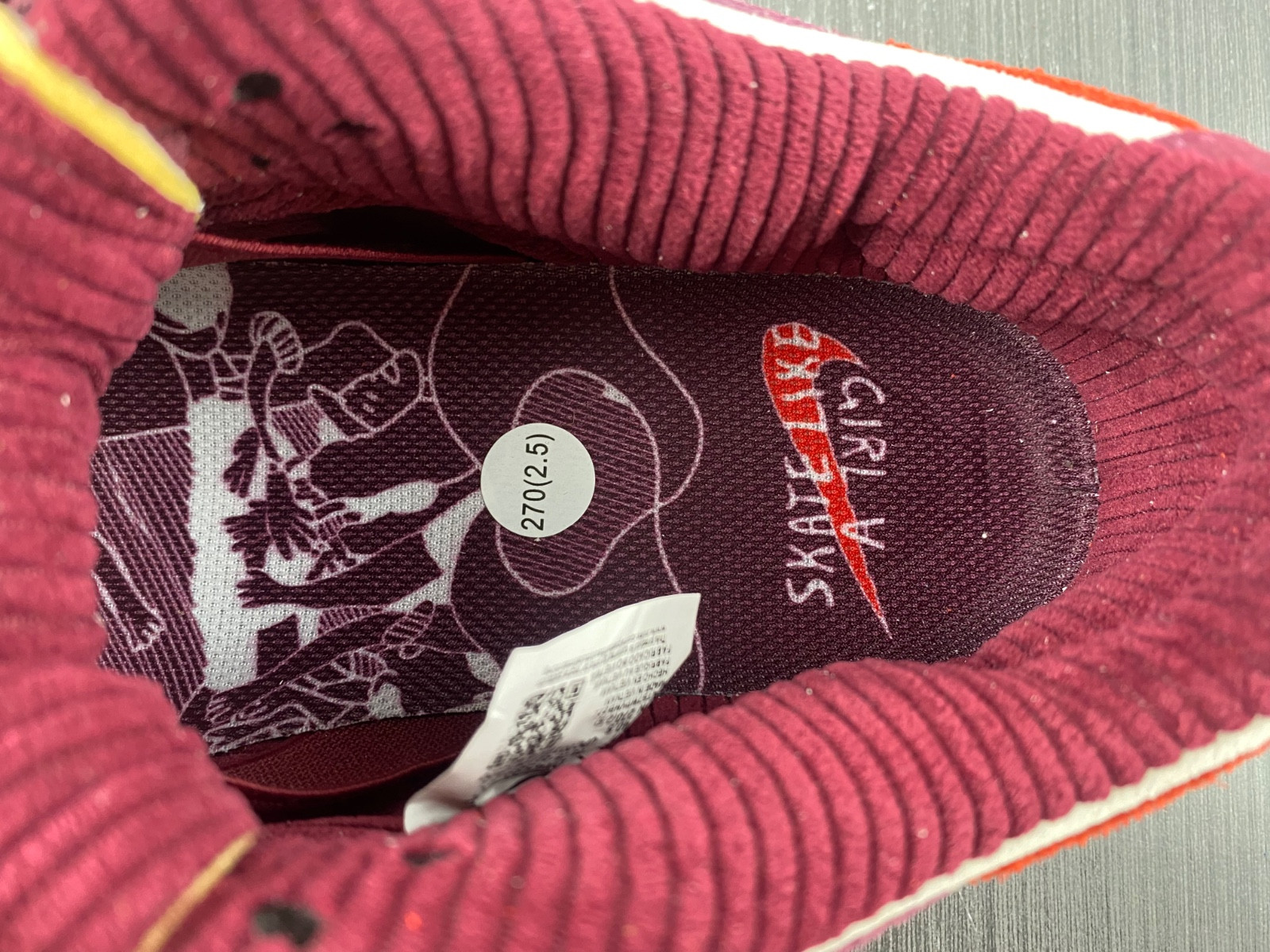 nike sb dunk low "skate like a girl dx4589-600