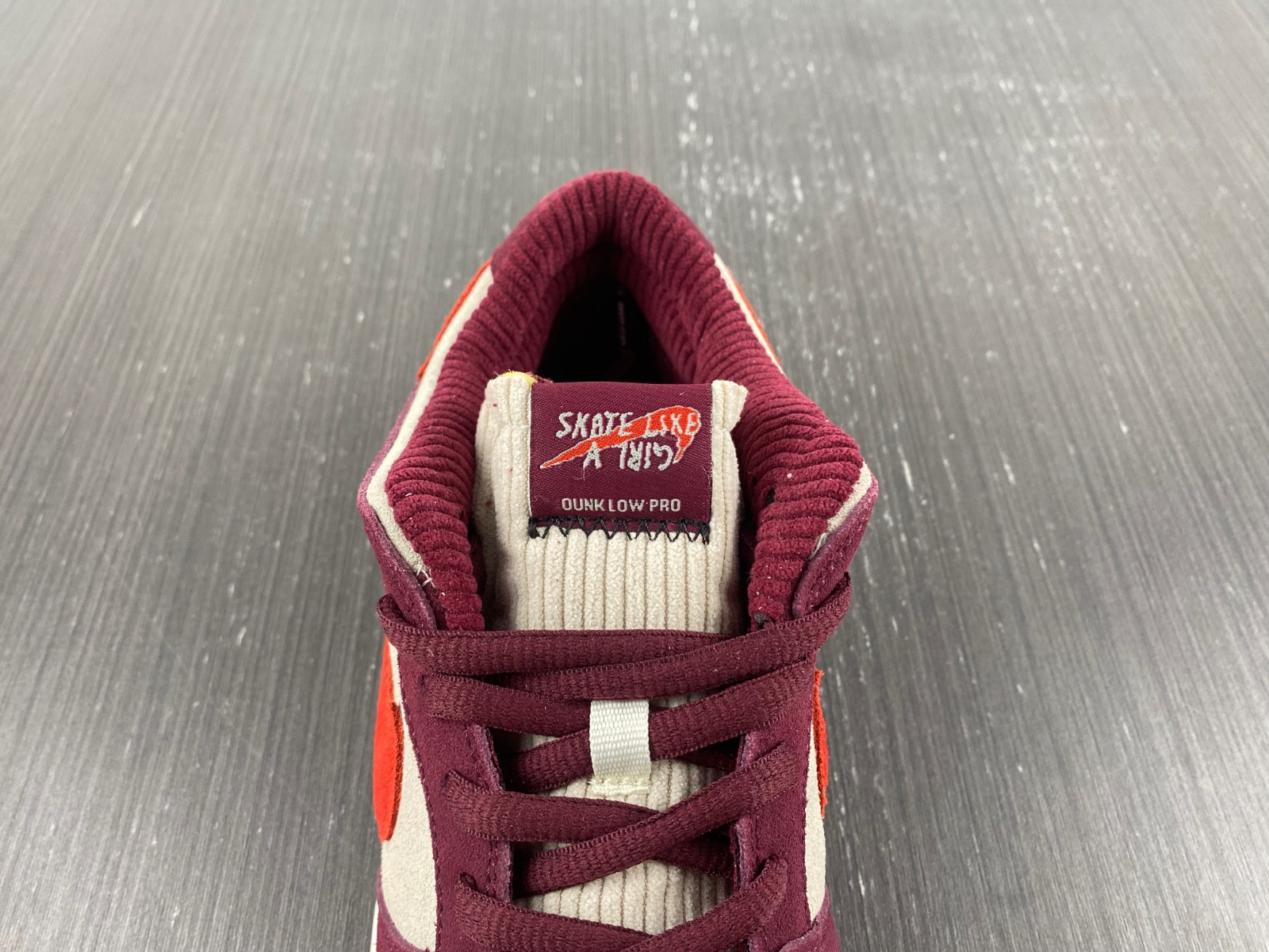 nike sb dunk low "skate like a girl dx4589-600