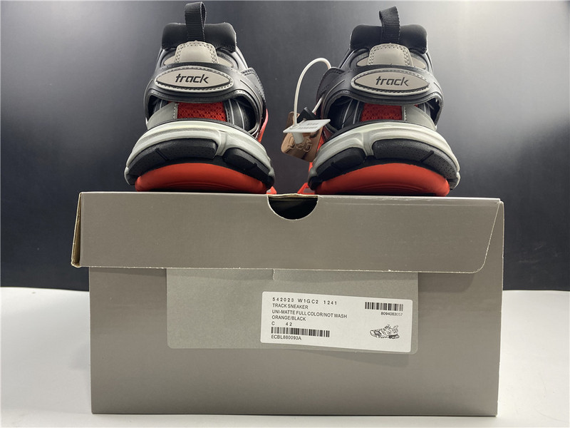 Ba*len*cia*ga track red and grey