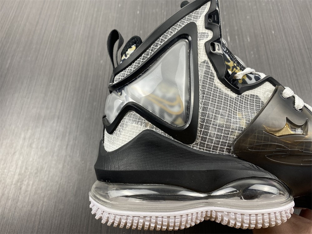 nike lebron 19 leopard dc9340-100