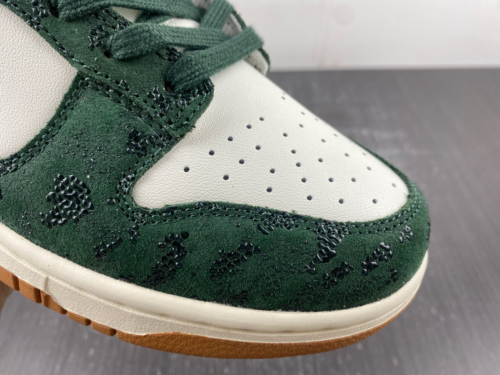 nike dunk low green snake fq8893-397