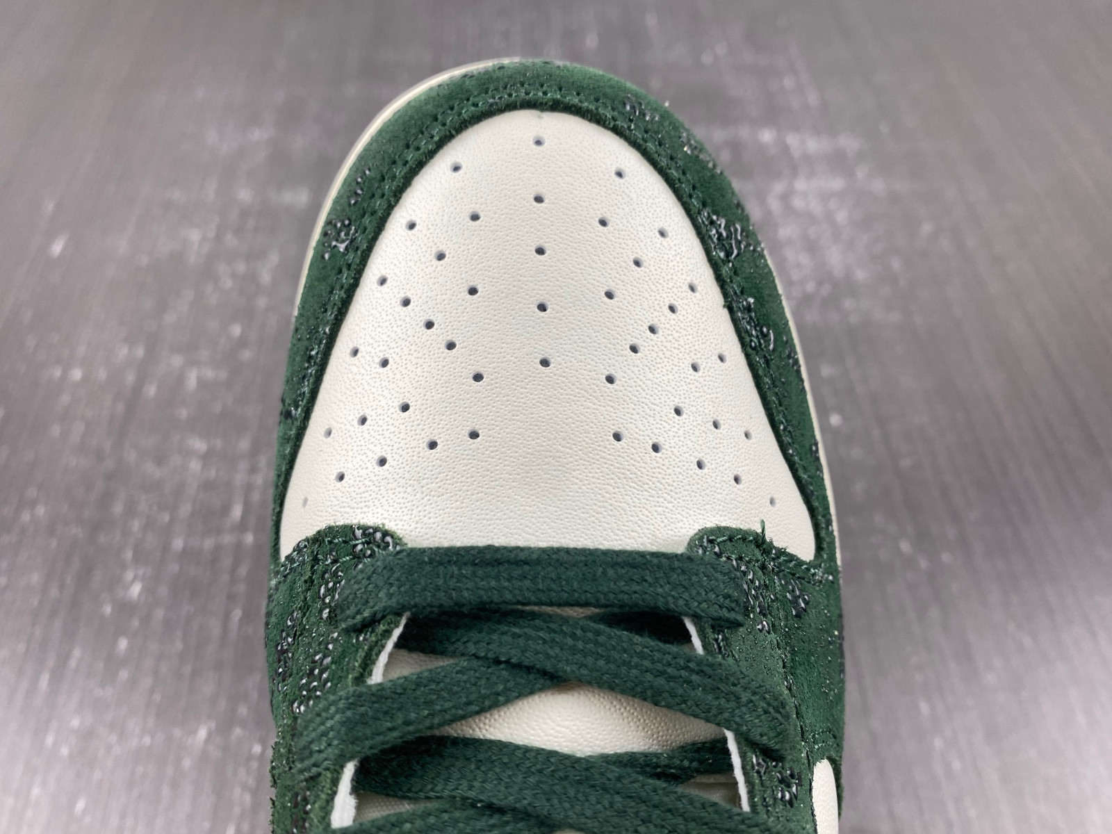 nike dunk low green snake fq8893-397