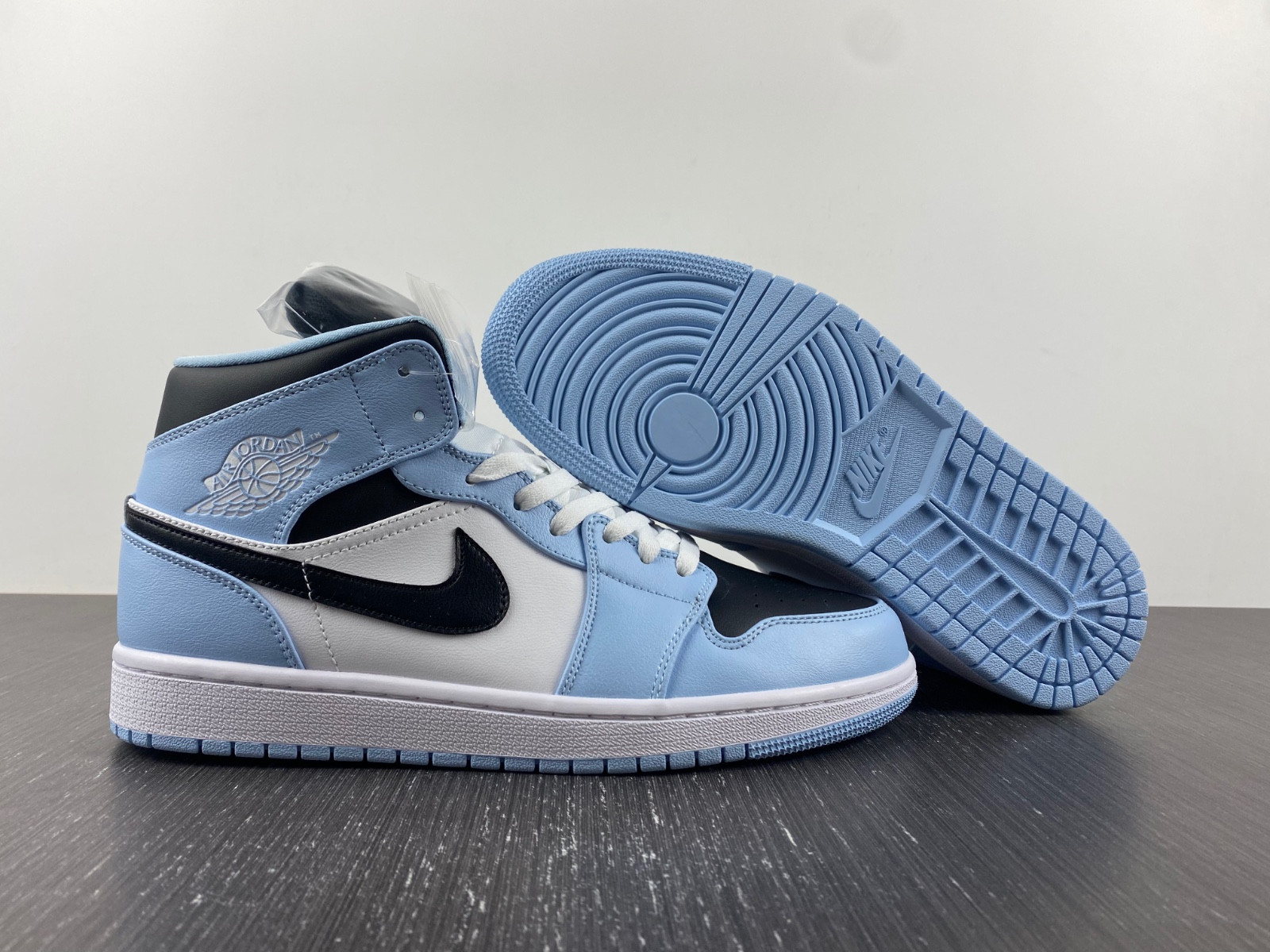air jordan 1 mid gs ice blue 555112-401