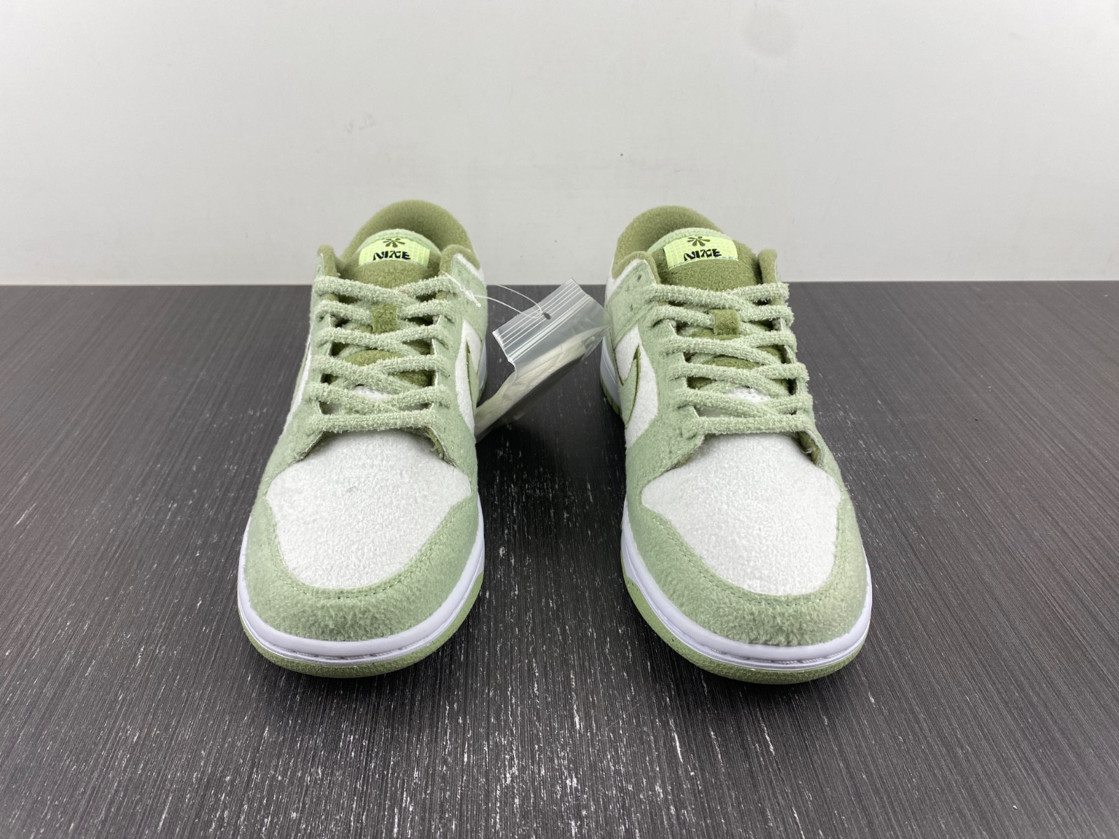 nike dunk low se fleece pack honeydew (w) dq7579-300