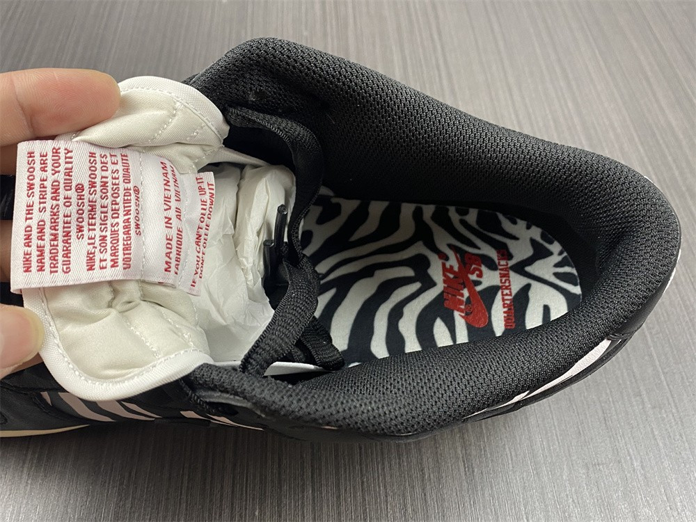 quartersnacks x nk sb dunk " zebra" dm3510-001