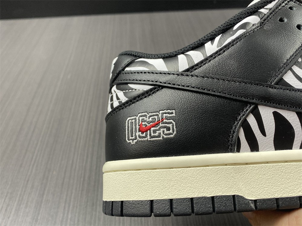 quartersnacks x nk sb dunk " zebra" dm3510-001