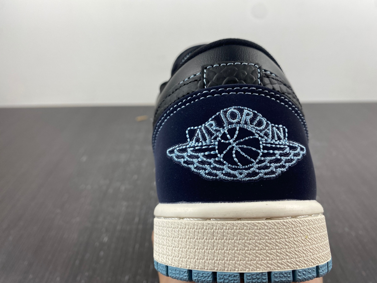 air jordan 1 low navy black snakeskin fj5478-010