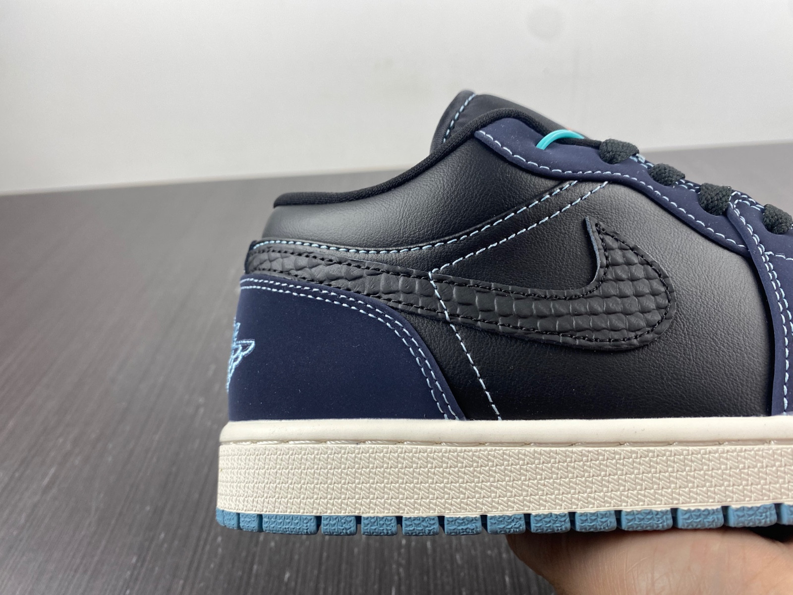air jordan 1 low navy black snakeskin fj5478-010