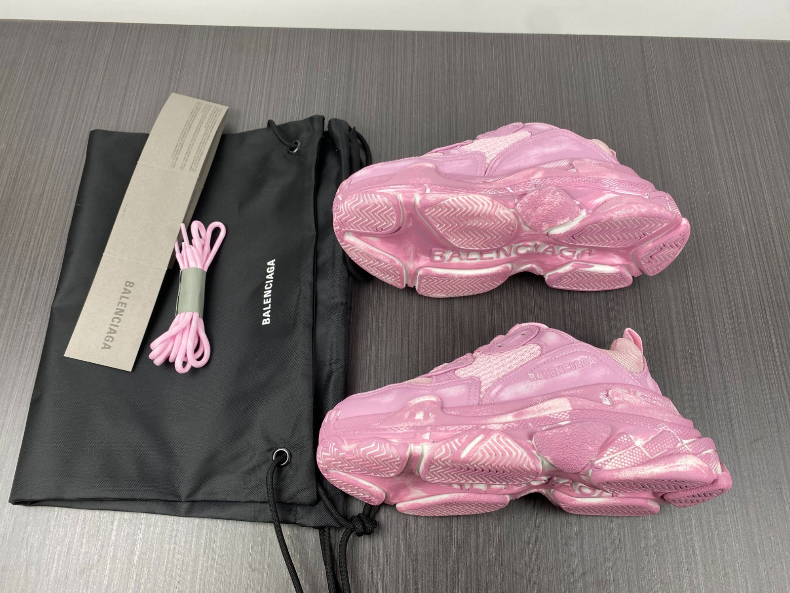 Ba*len*cia*ga triple s pink sneaker
