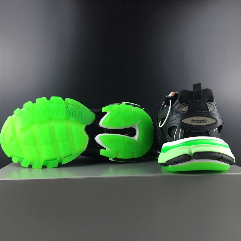 Ba*len*cia*ga sneaker tess.s black with green sole