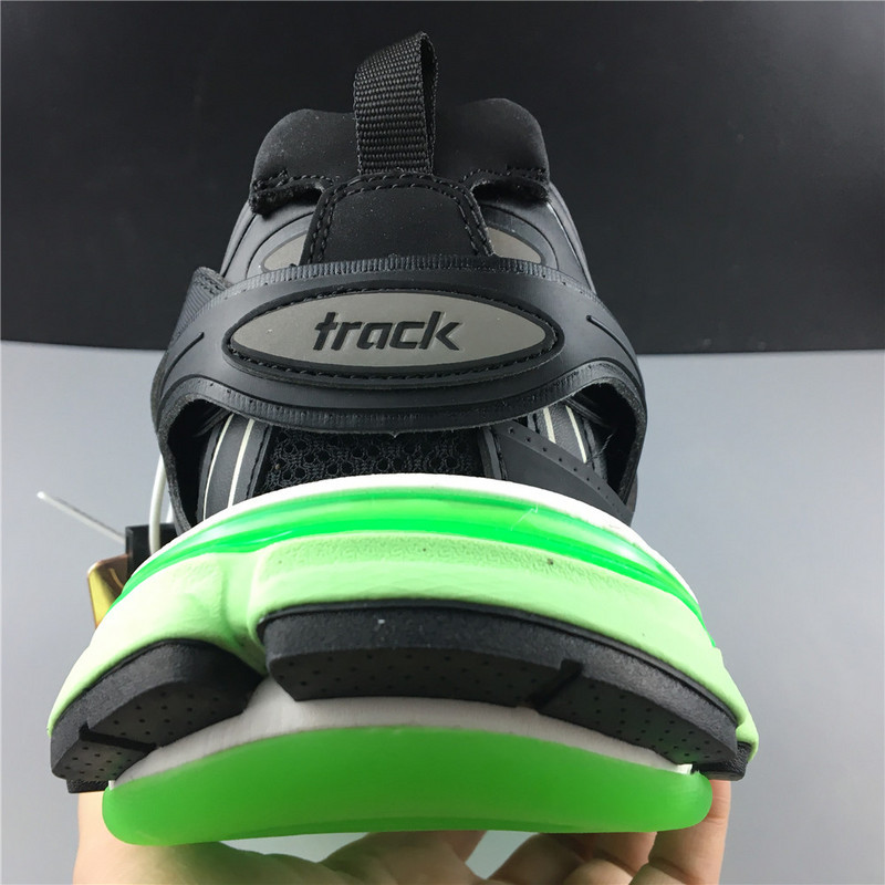 Ba*len*cia*ga sneaker tess.s black with green sole