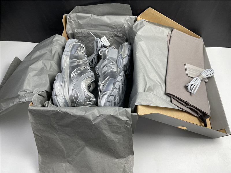 Ba*len*cia*ga track 3.0