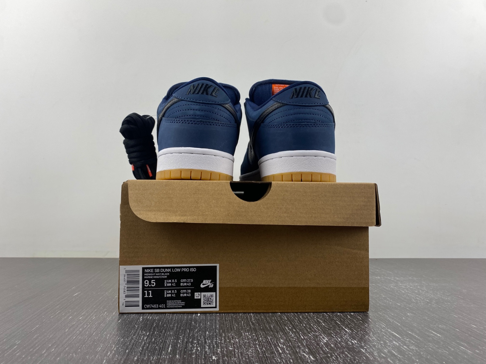 nike sb dunk low navy black gum men
