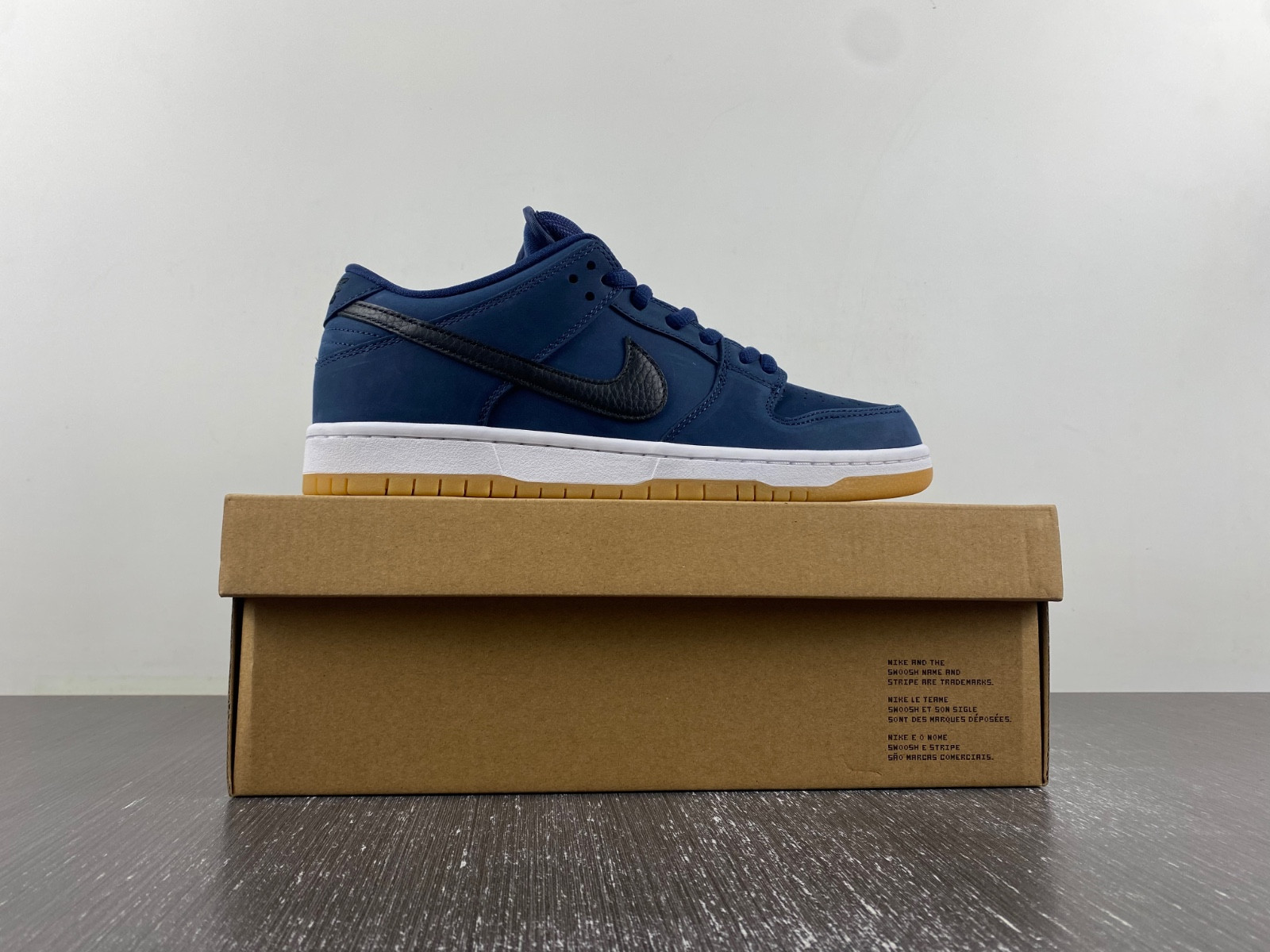 nike sb dunk low navy black gum men