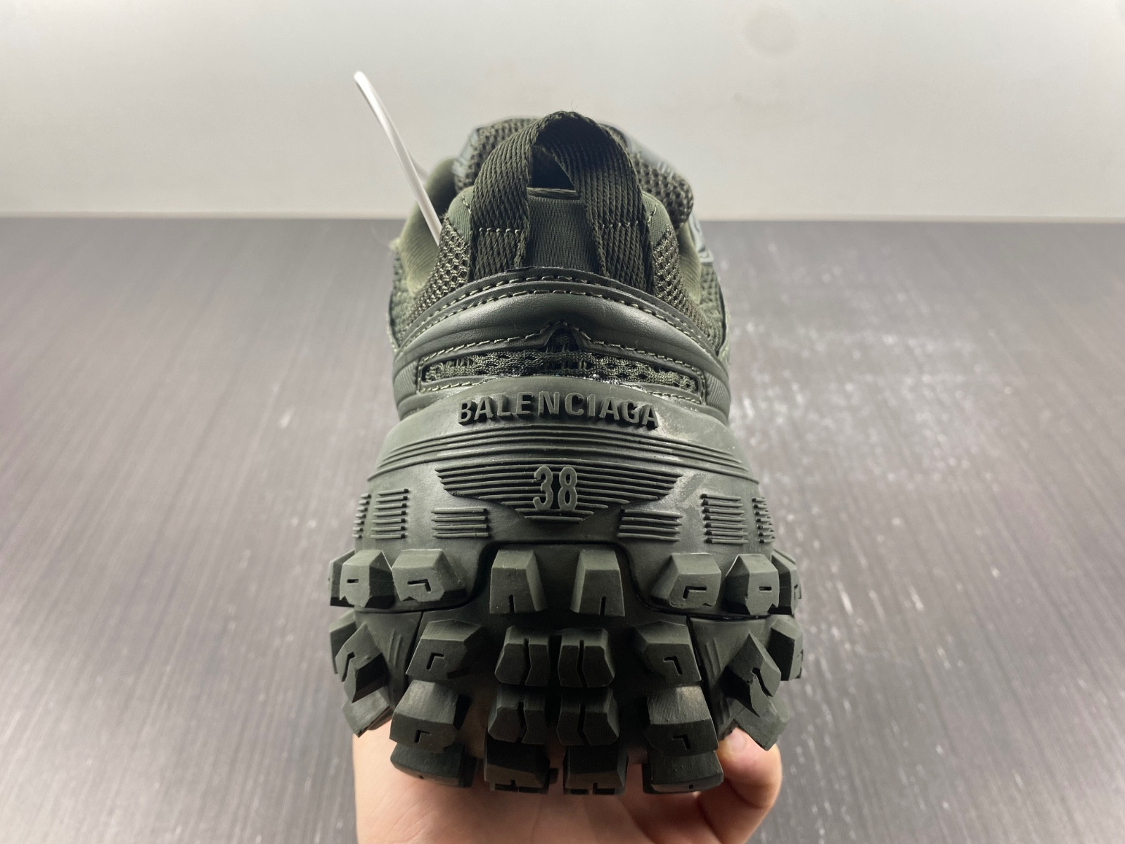 Ba*len*cia*ga defender sneaker