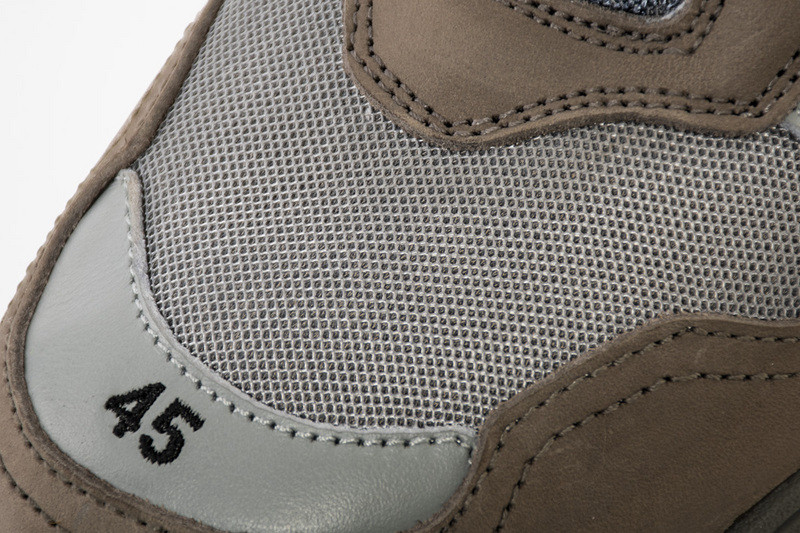 Ba*len*cia*ga triple s trainers gray