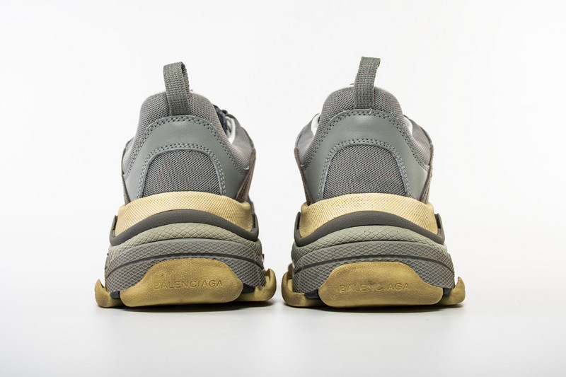 Ba*len*cia*ga triple s trainers gray