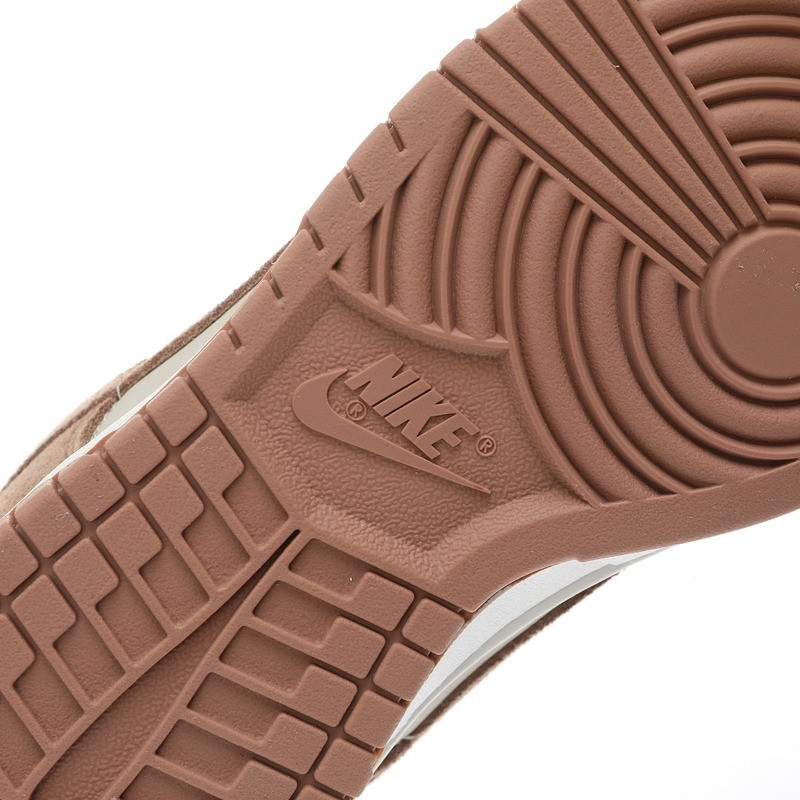 nike dunk low se sand drift (women