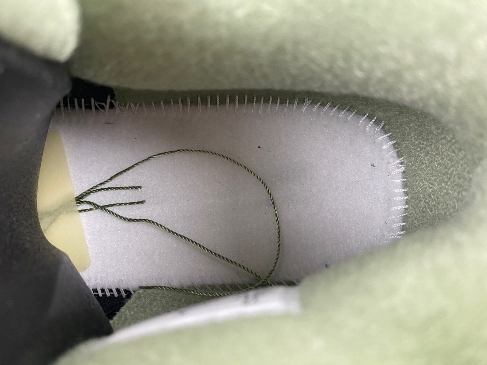 air jordan 4 seafoam oil green wmns aq9129-103