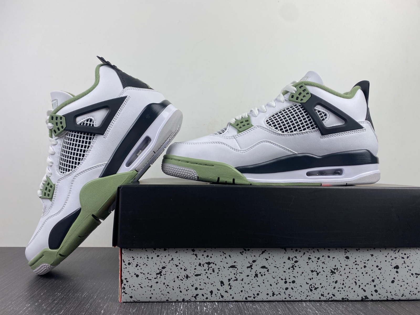 air jordan 4 seafoam oil green wmns aq9129-103